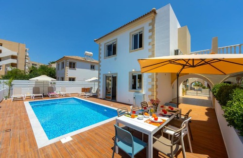 Protaras Villa | Villa Lantos Central Protaras