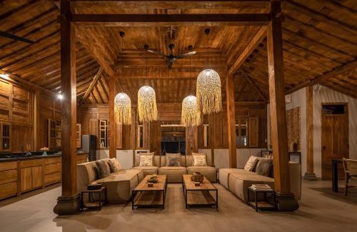 Banaran Villa | Villa Lawas - Private Retreat