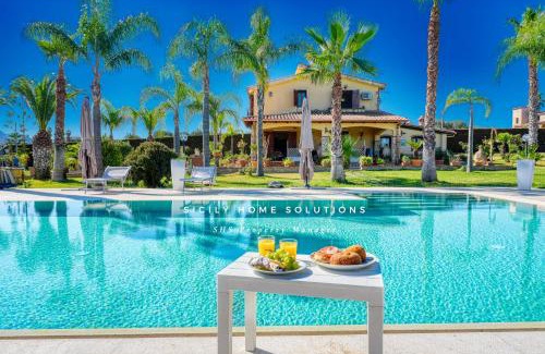 Partinico Villa | Villa Le Palme Deluxe con piscina Salata By Sicily Home Solutions