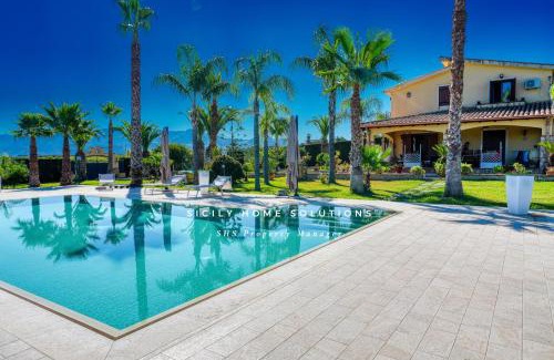 Partinico Villa | Villa Le Palme Deluxe con piscina Salata By Sicily Home Solutions