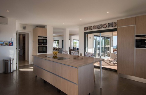 Quinta das Raposeiras Villa | Villa Leonidas - Luxury villa with the best views!