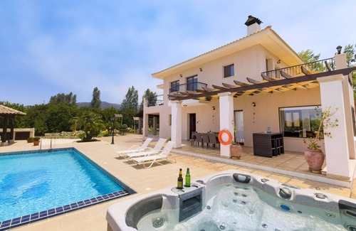 Argaka Villa | Villa Leni - Luxurious 4 Bed, 3 Bath Villa with Private Heated Pool, Hot Tub & Stunning Views