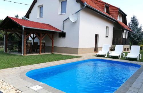 Balatonkeresztur Apartment | Villa Lili Apartments