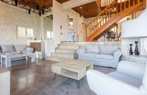 Dafnata Villa | Villa Litsa - Three Bedroom Villa, Sleeps 6