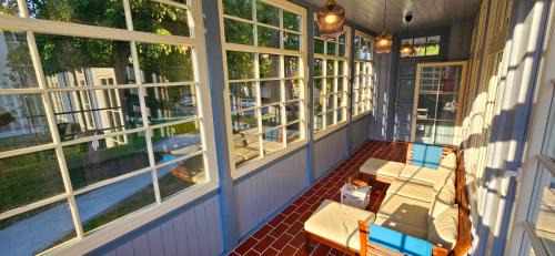 Juodkrante Apartment | Villa Loebel - Exceptional two bedroom apartment with balcony and verandah