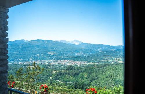 Pieve Fosciana Villa | Villa Loris - History & Luxury