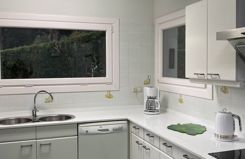 Urduliz Villa | VILLA LOUISE BILBAO, IN A GREEN SETTING, CLOSE TO THE CITY AND BEACHES