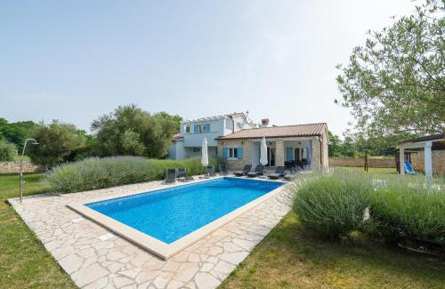 Topid House | Villa Malis