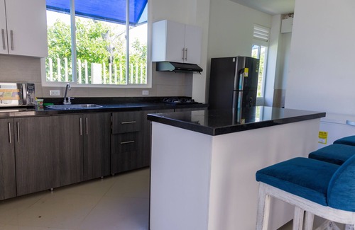 Santa Veronica Cabin | VILLA MANDALAY BEAUTIFUL COTTAGE NEAR THE BEACH