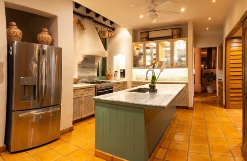 South Shore Hotel Area Villa | Villa Marea Baja (This is directly with the Owner)