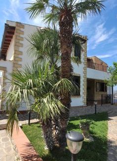 Trabia Apartment | VILLA MARIANNA CON PISCINA PRIVATA ampi spazi esterni e WIFI FREE