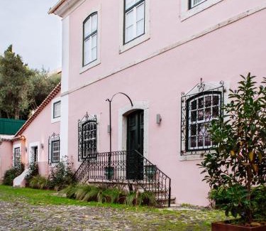 Cruz Quebrada House | Villa Marquês near Tejo River