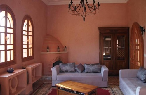 Jaidate Villa | Villa Marrakech for 10 people with large swimming pool, stove and internet.