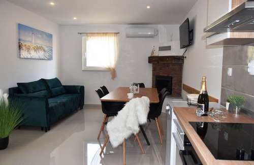 Seget Donji House | Villa Marta I beautiful house in center of old city and lovely pool