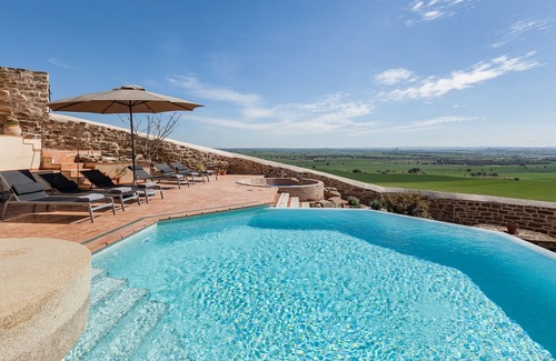 Els Plans de Sio Villa | Villa Masia de Queralt with Mountain View, Pool, Garden, A/C & Wi-Fi