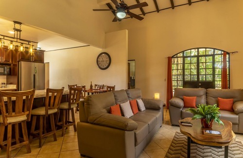 Hills of Esterillos House | Villa Meilleur · Stylish Coastal Escape with Pool