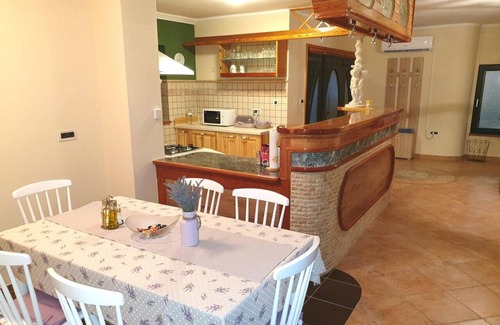 Sarsoni Villa | Villa Meri with private pool, 12 people, garden, free WiFi, covered terrace, BBQ