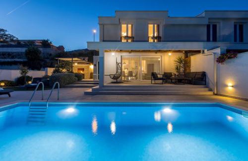 Kastel Kambelovac Villa | Villa Mermaid