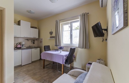 Sveti Juraj Apartment | Villa Mia - One-Bedroom Apartment with Pool (2 Persons) - Sveti Juraj #006