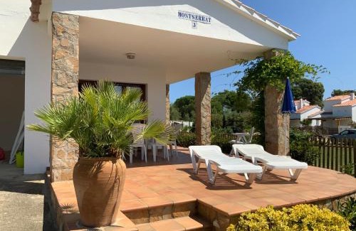 L'Escala House | Villa Montserrat 3, Terrace & Pool
