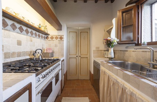 Cortona Villa | Villa Mulinoavento with magnificent view 5 minutes walking downtown