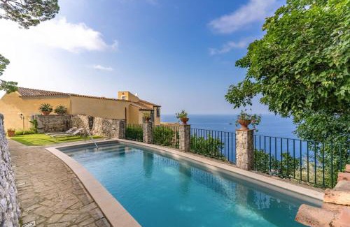 Schiazzano Villa | Villa Murat Historic Residence with Heated Pool and Còncierge by Feeling Italy