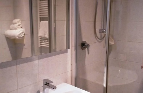 Reggiolo Hotel | Villa Nabila
