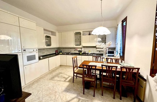 Spinea Villa | VILLA NAKHIL