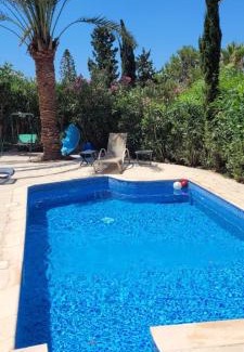 Pegeia Villa | Villa Neyla Four bedroom Coral Bay Beach front