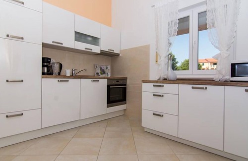 Okrug Gornji Apartment | Villa Nikaroni by Interhome