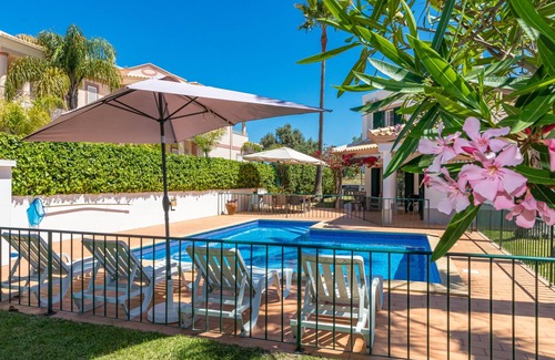 Albufeira Villa | Villa Nox is perfect for families with children as the pool is fenced