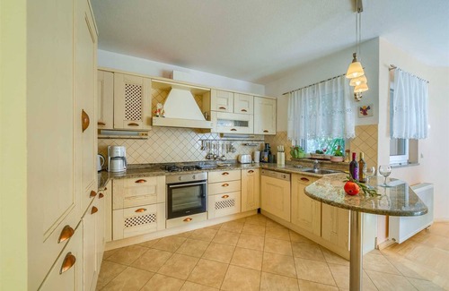 Moca Villa | Villa Nugal - 5 bedroom Family Villa with Heated Pool in Makarska