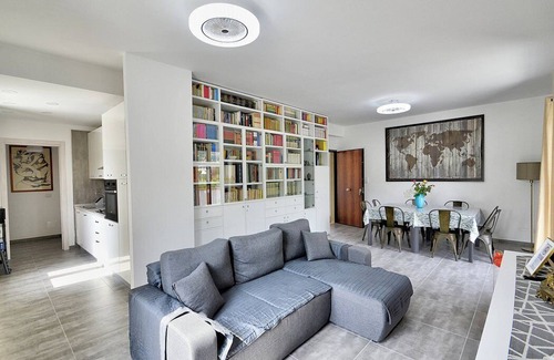 Frascinelle House | Villa Olga C: A cozy and welcoming apartment that is part of a villa situated in a quiet location, a few minutes from the town center, with Free WI-FI.