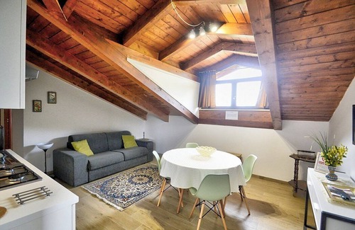 Frascinelle House | Villa Olga E: A cozy and welcoming apartment that is part of a villa situated in a quiet location, a few minutes from the town center, with Free WI-FI.