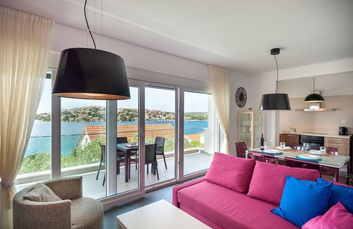 Podglavica Villa | Villa only 1 minute from the sea, with private pool and Stunning Sea View*