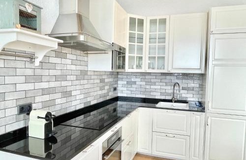 Blanes Villa | Villa Only Adults 2 Pax · Piscina Privada · A/C · WIFI · BBQ