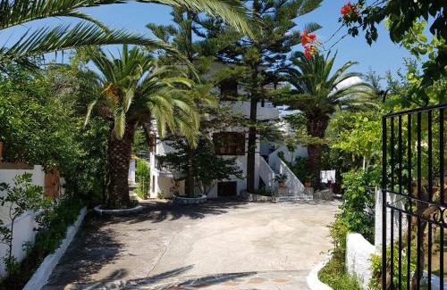 Troulos Apartment | Villa Ourania