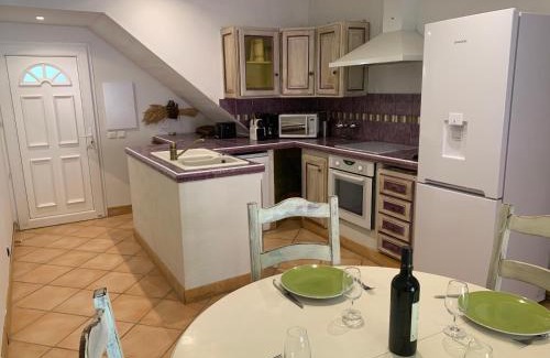 Tizzano Apartment | Villa Pampasgiolu