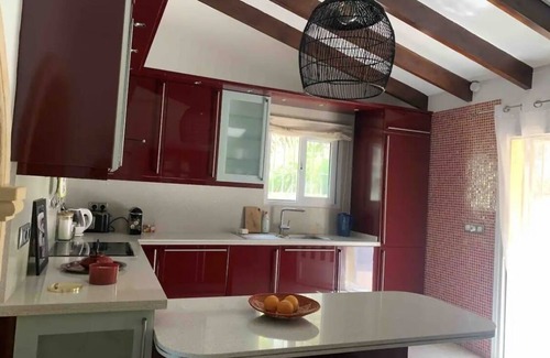 Arnella Villa | Villa Panoramique Avec Piscine Sans vis à vis Proche du Centre et des Plages