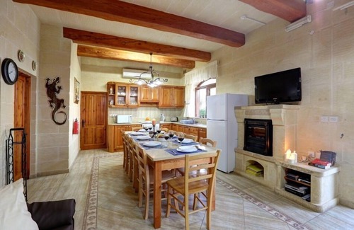 Xaghra Villa | Villa Pergola 6 Bedrooms With Private Pool And Fully Air Conditioned