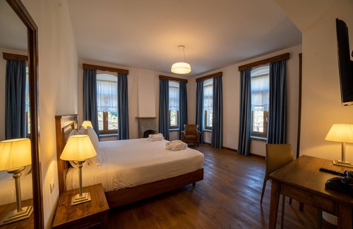 Permet Hotel | Villa Permet