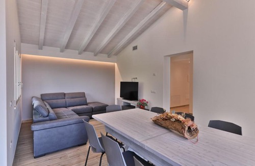 Gardola Villa | Villa Pineta - Theater Home