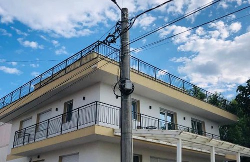 Sanmartin House | Villa Residence