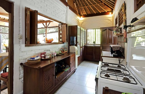 Dyanapura Villa | Villa Riddi - 5 mins to Beach