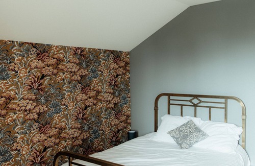 Auvergne-Rhone-Alpes Other | Villa Rose, a manor house in the Monts du Lyonnais