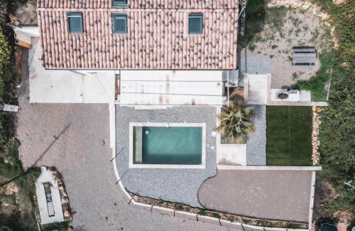 La Celle-sous-Gouzon Villa | Villa Roseraie, Comfort and nature