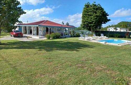 Morel Villa | Villa Rouyo. Character villa with swimming pool accessible for disabled people.