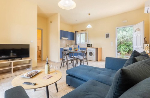 Mousata Villa | Villa Russa Anna - One Bedroom Villa, Sleeps 2