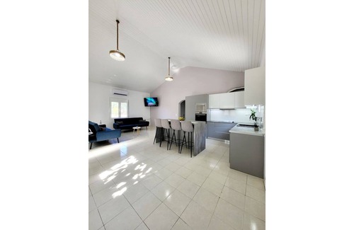 Stavros Villa | Villa Sakrakis 180 meters from the beach, Sea and mountain view with pool.