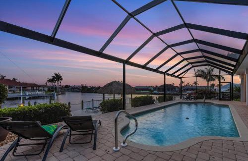 Pelican House | Villa Salty Shoreline, Cape Coral